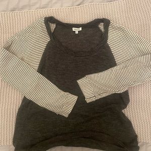 Splendid top, charcoal gray with patterned sleeves. Size M.